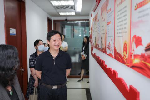 罗湖区委统战部副部长、工商联党组书记叶志伟一行到旺财28调研